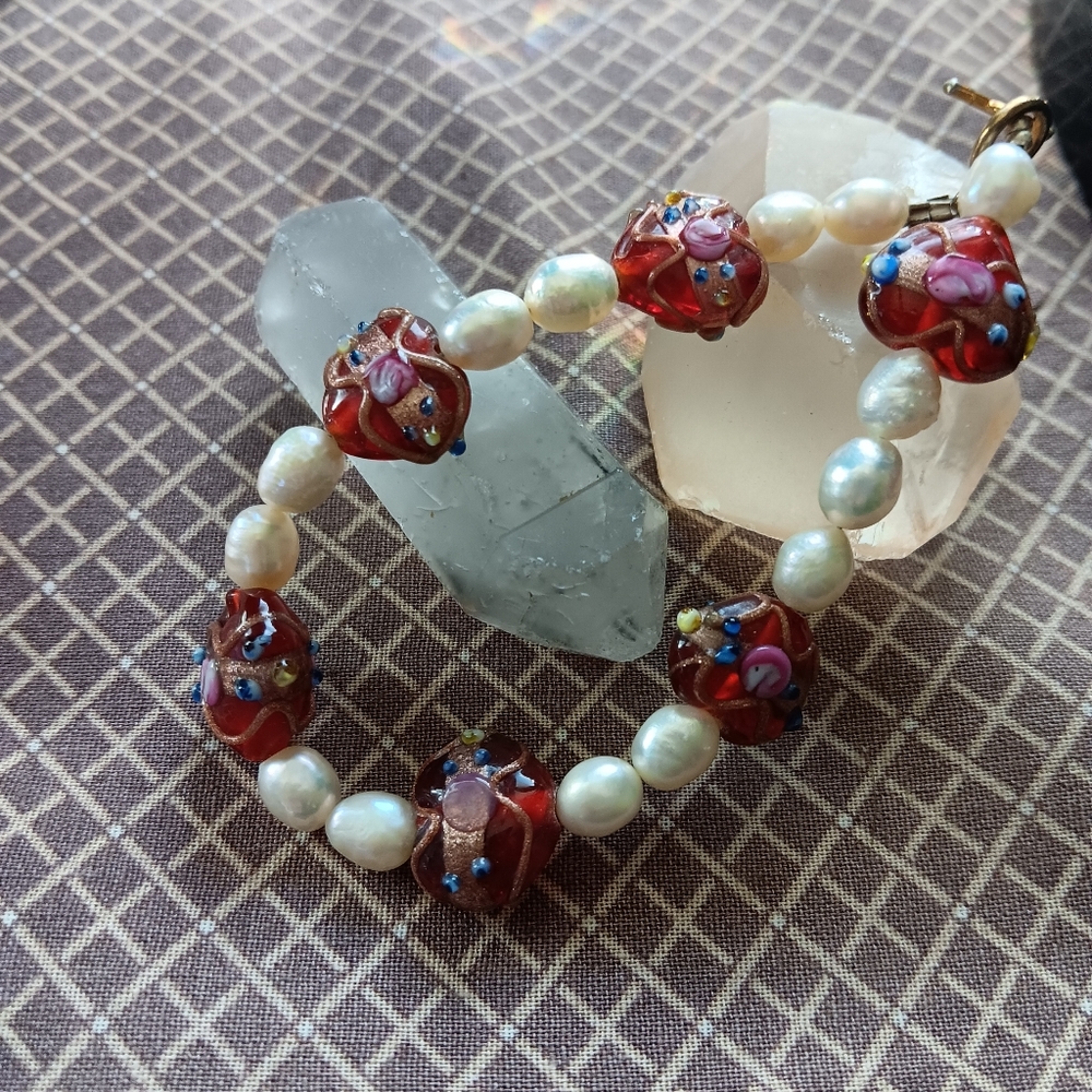 Cultured Pearl & Vintage Bohemian Blown Glass beaded braclet 8 inches.